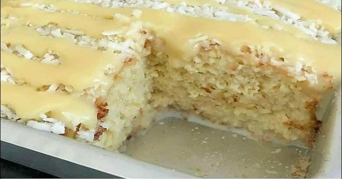 Bolo de coco molhadinho delicioso Receitas Fáceis e Práticas